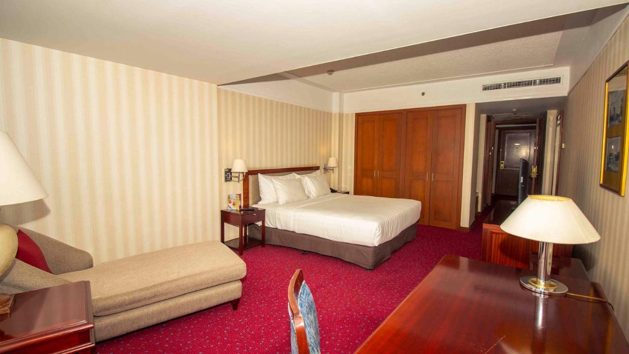 Redtop Hotel & Convention Center Jakarta Exterior foto