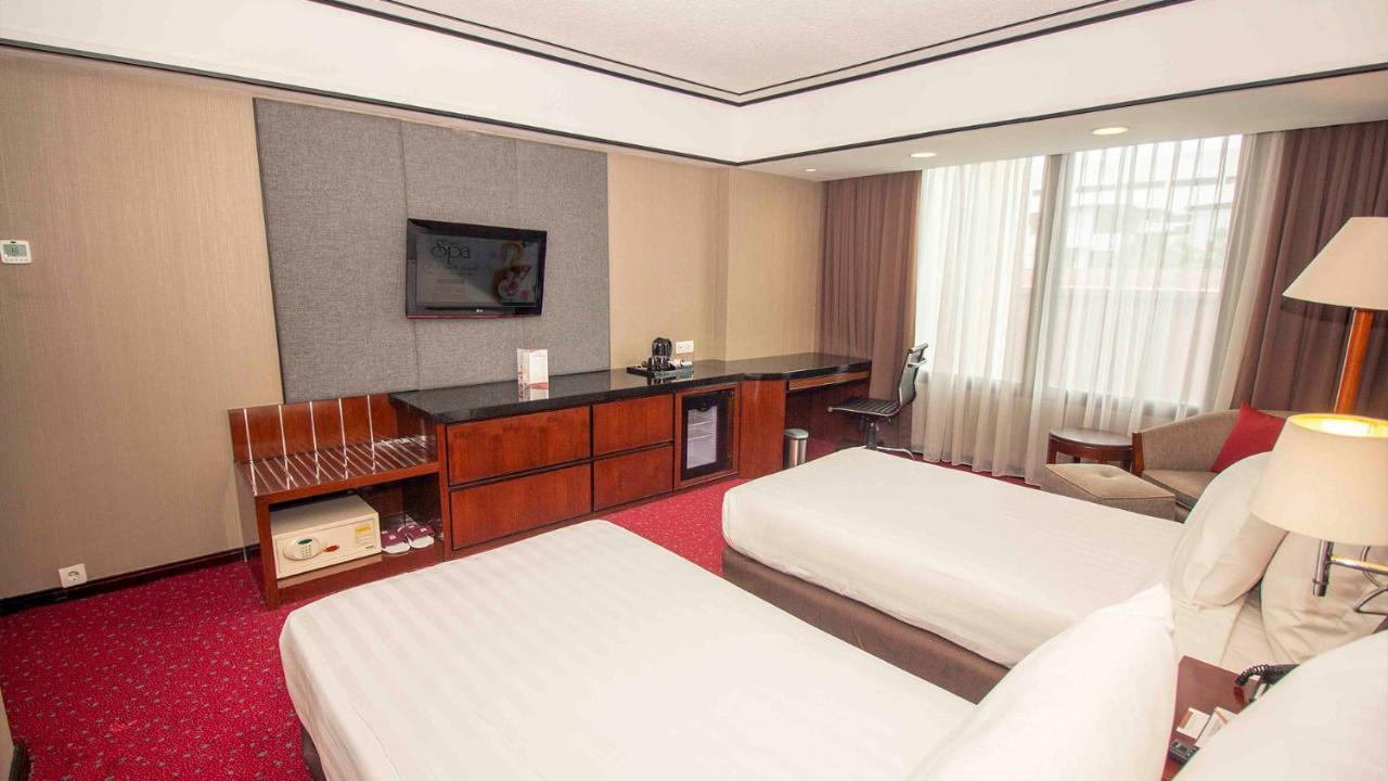 Redtop Hotel & Convention Center Jakarta Exterior foto