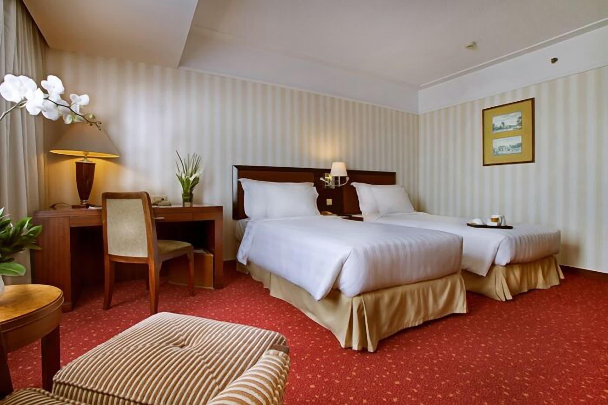 Redtop Hotel & Convention Center Jakarta Exterior foto