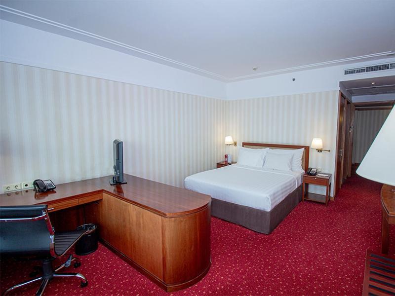 Redtop Hotel & Convention Center Jakarta Exterior foto